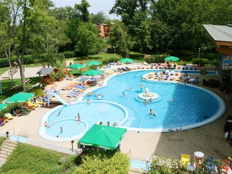 Hotel Azur Premium Siófok Esterno foto