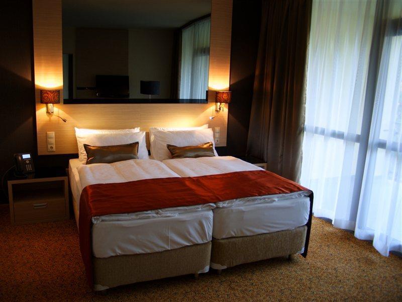Hotel Azur Premium Siófok Esterno foto